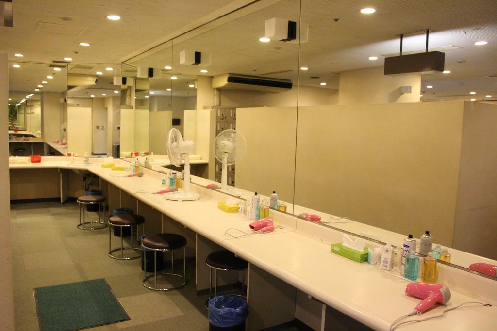 Capsule Hotel Asahi Plaza Shinsaibashi Osaka Exterior foto