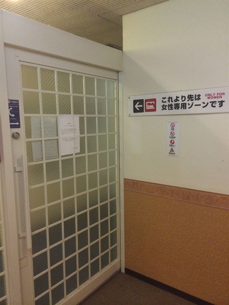 Capsule Hotel Asahi Plaza Shinsaibashi Osaka Exterior foto