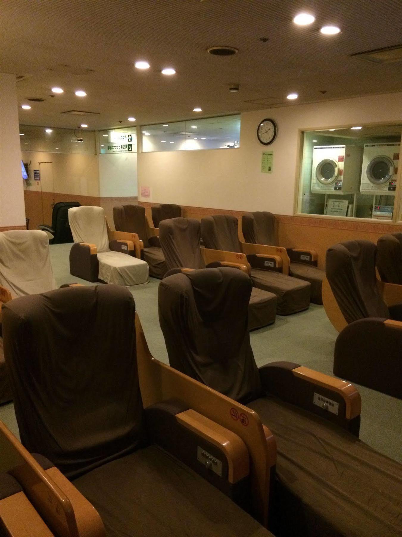 Capsule Hotel Asahi Plaza Shinsaibashi Osaka Exterior foto